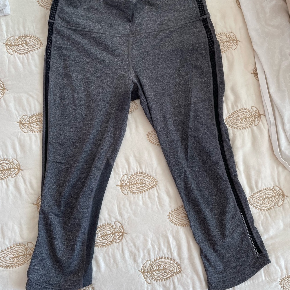 Lululemon cropped leggings